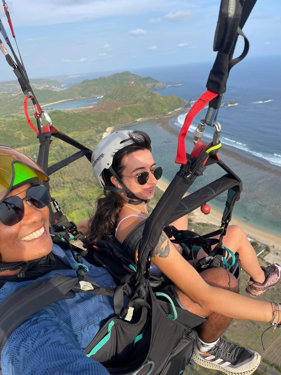 Tandem Paragliding in Lancing, Central Lombok - Image 3