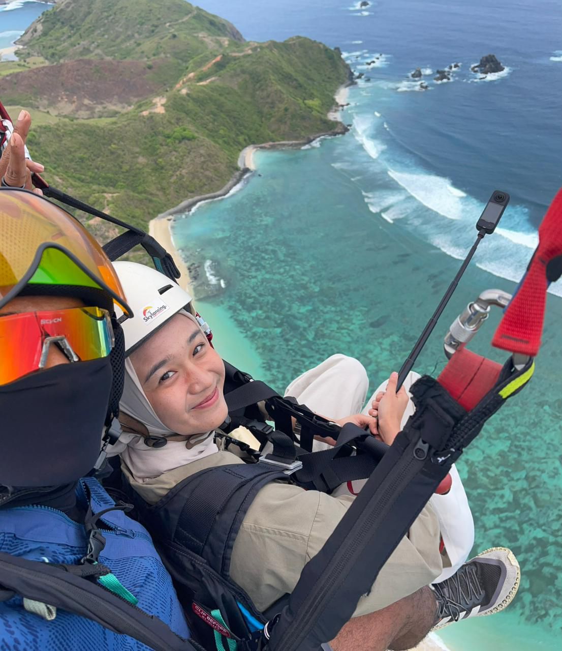 Tandem Paragliding in Lancing, Central Lombok - Image 8