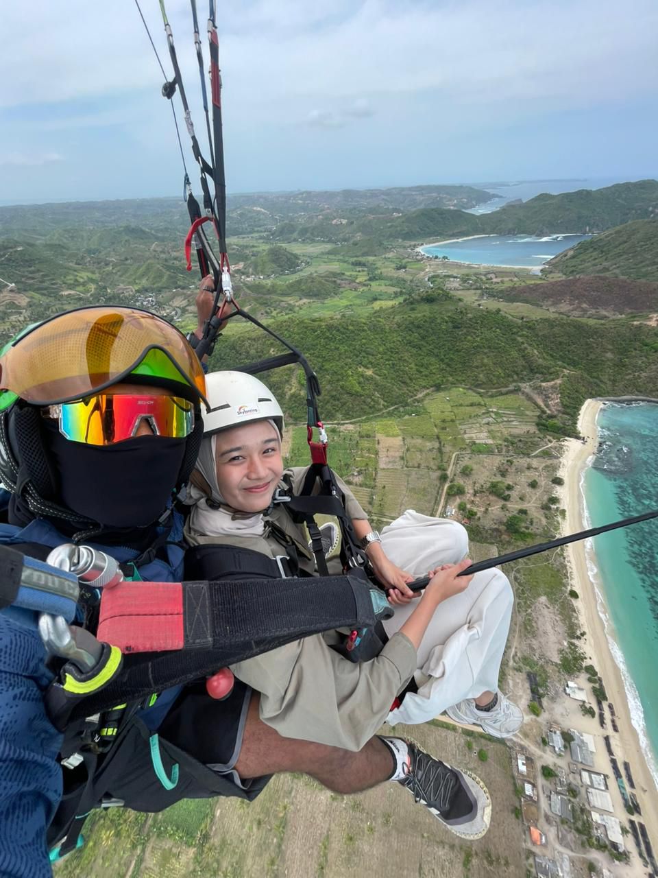 Tandem Paragliding in Lancing, Central Lombok - Image 6